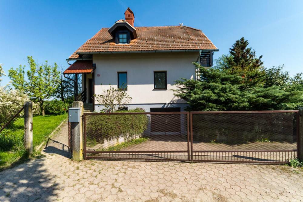 D&J House Ormoz Exterior foto